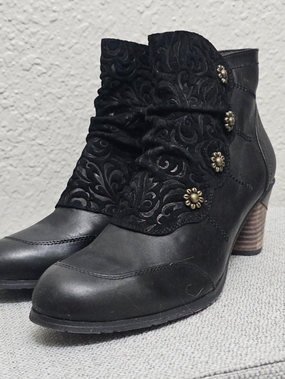 L'Artiste Belgard Black Leather Embossed Floral Ankle Boots